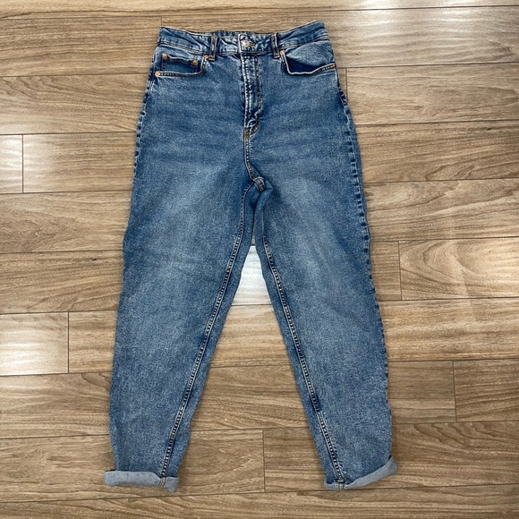 H&M “mom jeans” - Picture 1 of 6